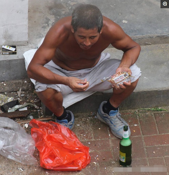 工地上农民工40度高温的真实生活,高温天气打工人的日常生活