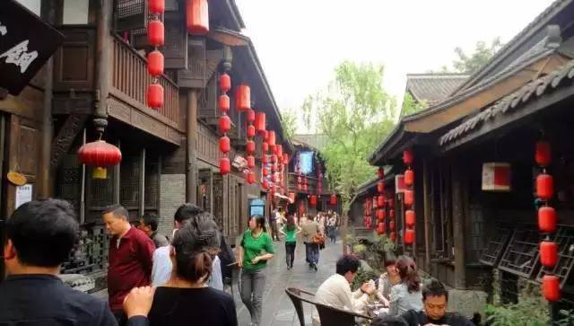 每个城市都有一个坑外地人的街吗,国内旅游防踩坑步行街