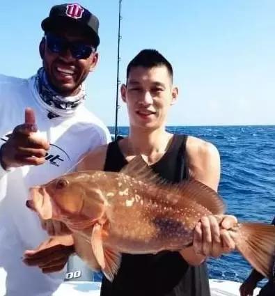 篮球之外NBA球星还擅长啥运动?詹姆斯一只脚踏进NFL!邓肯最全能