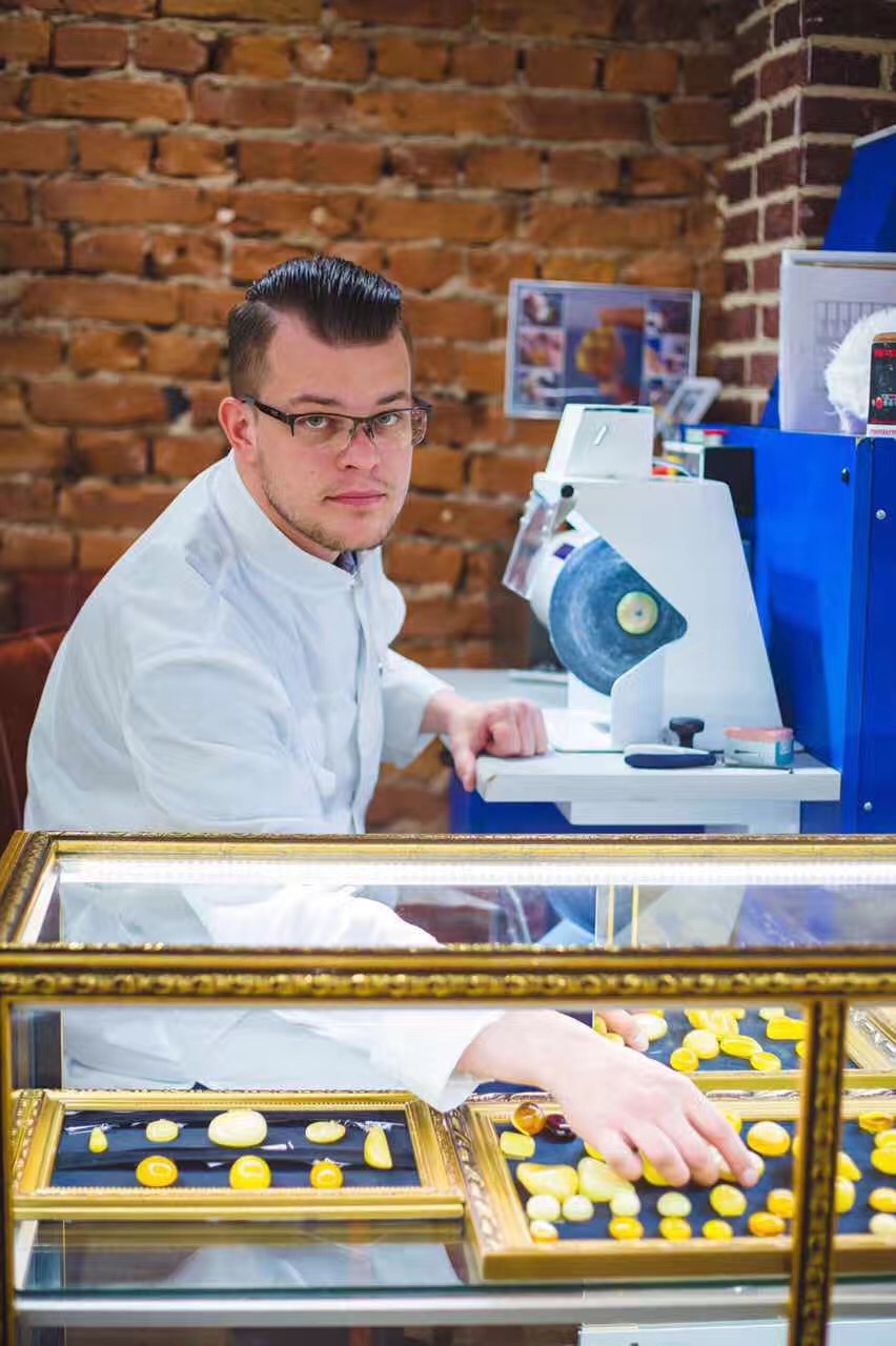 琥珀蜜蜡怎么鉴定真假图片视频,波罗的海蜜蜡手串真假鉴别