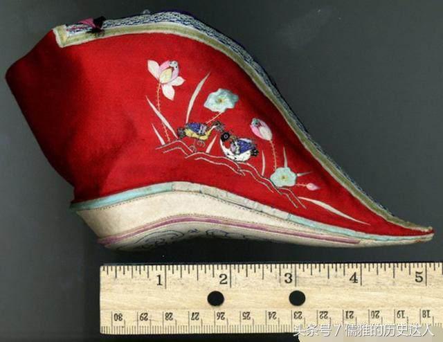 古代的缠足对女性的摧残有多大？为何古代男人们喜欢‘三寸金莲’