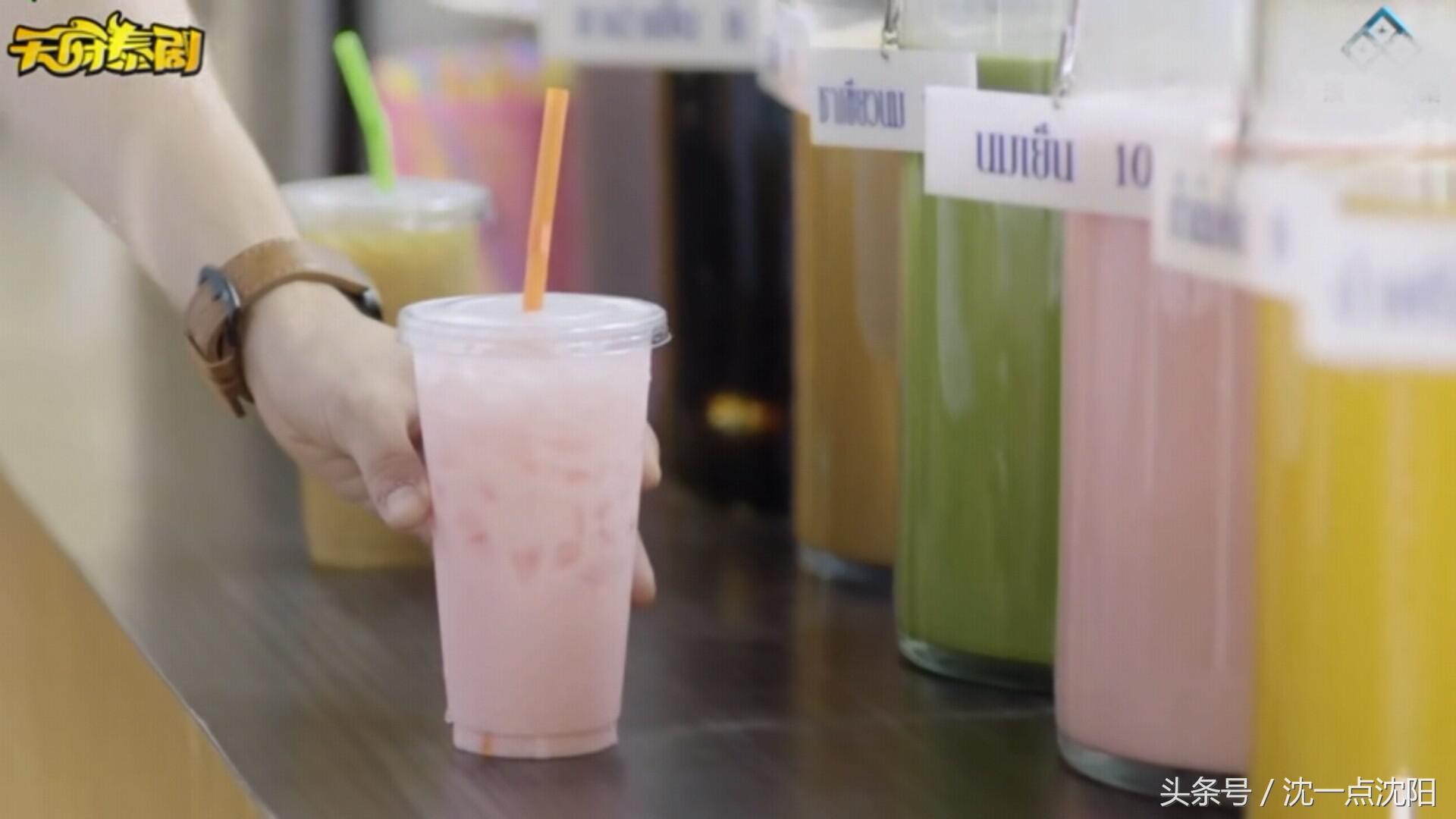 赵薇黄晓明还是在一起了，还开了一家骨骼清奇的中餐厅！