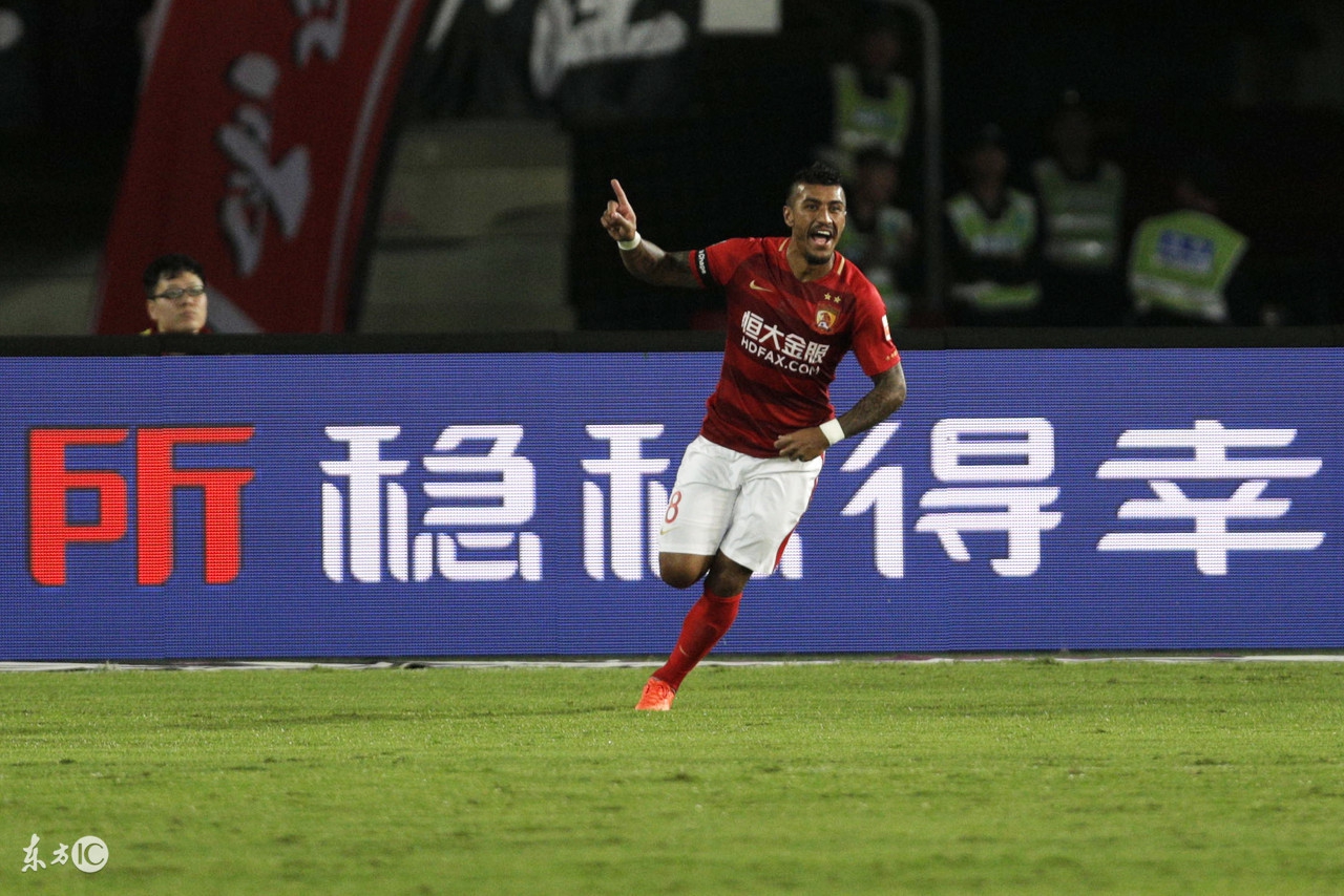 保利尼奥在中场集锦,保利尼奥回更衣室