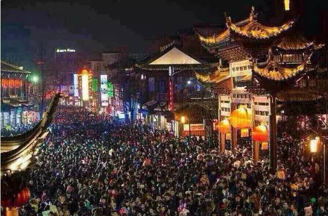 每个城市都有一个坑外地人的街吗,国内旅游防踩坑步行街