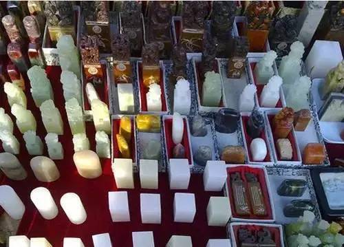 每个城市都有一个坑外地人的街吗,国内旅游防踩坑步行街