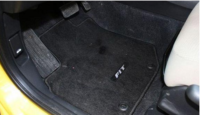 车里有这个东西立即扔掉,车里千万别再放这种东西