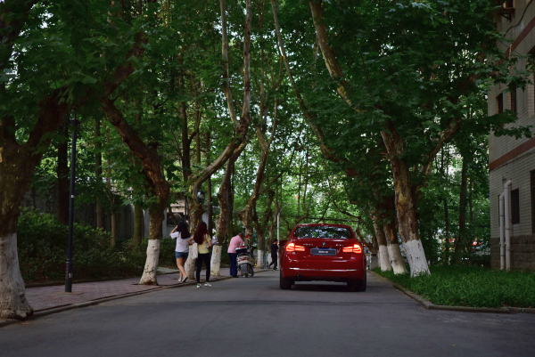 17年6万公里宝马318i时尚型,17款宝马318i时尚型测评