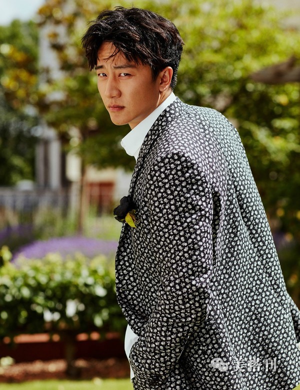 窦骁的白牙,窦骁有一口大白牙