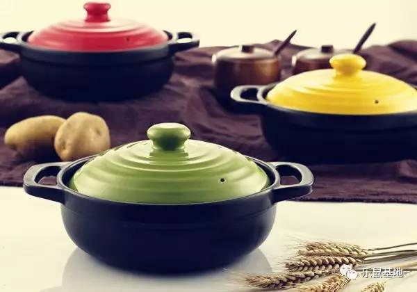 尽管经历了千百年，但你依然不能抵挡砂锅的醇香诱惑