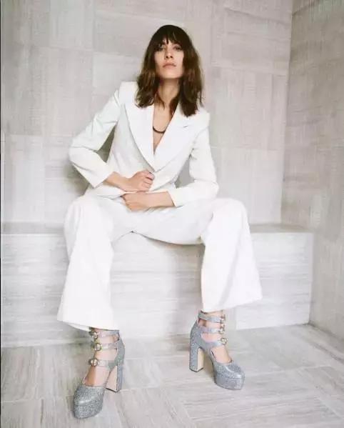 平胸穿搭矮个子,贫胸系穿搭