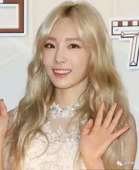 黄皮适合染什么颜色的发色显白,换发色耐看