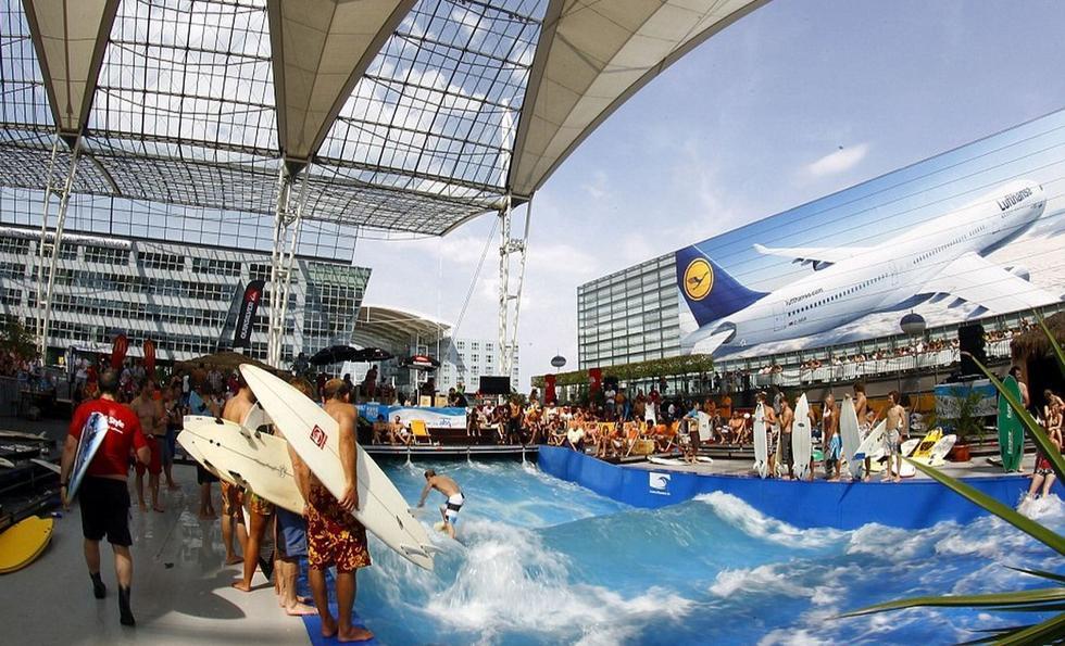 航班延误滞留机场,网曝航班延误