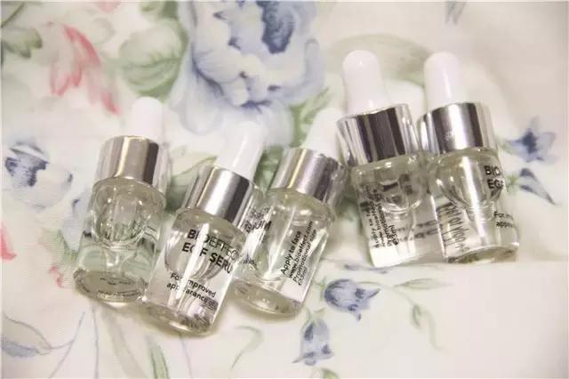 肌肤干燥、易脱妆、爱出油、质感差？我想你们应该还是有救的！