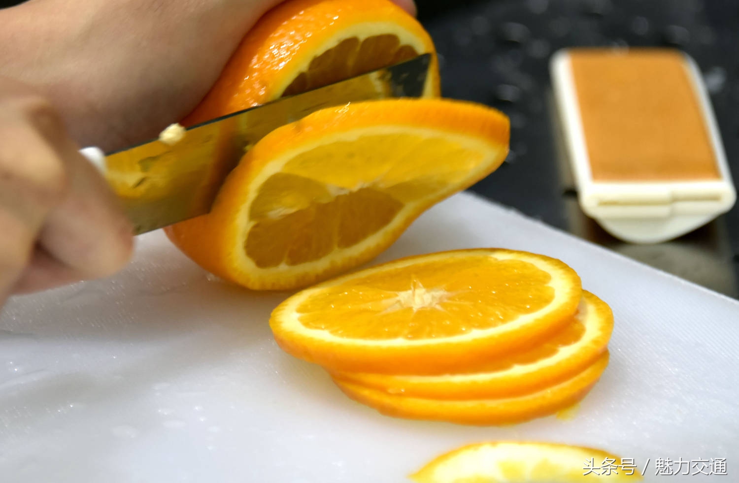 清凉一夏酷暑来袭,清凉一夏送冷饮视频