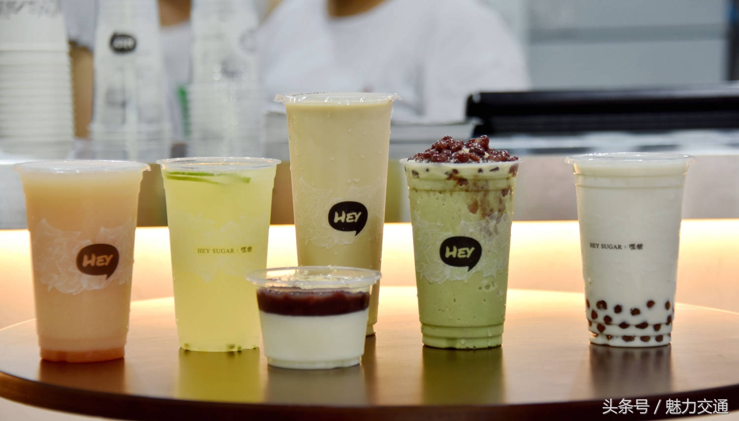 清凉一夏酷暑来袭,清凉一夏送冷饮视频