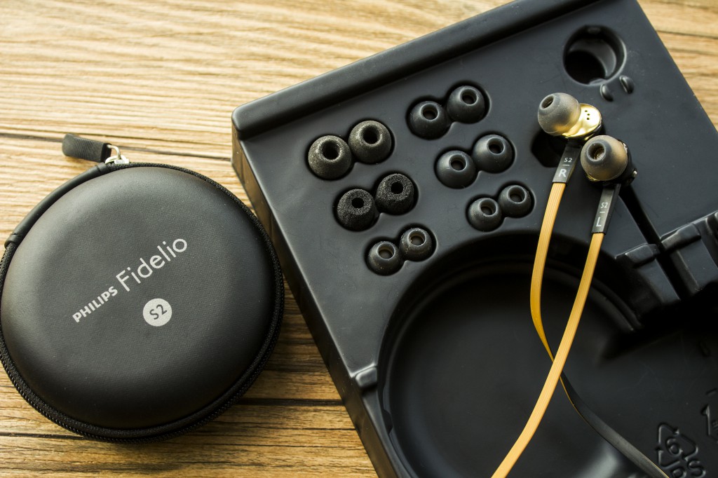 飞利浦FidelioS2，一款音质出色的时尚手机配塞