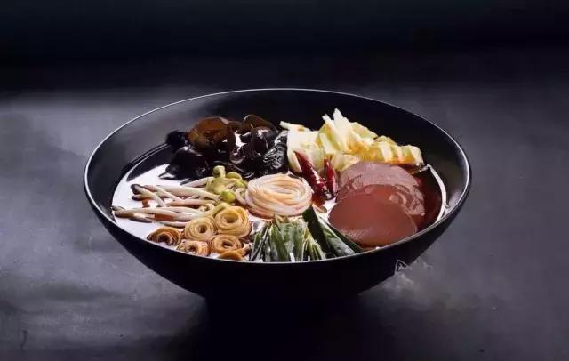 鑸屽皷涓婄殑鍗楅棬,鑸屽皷涓婄殑鍗楅棬缇庨鍥㈣喘