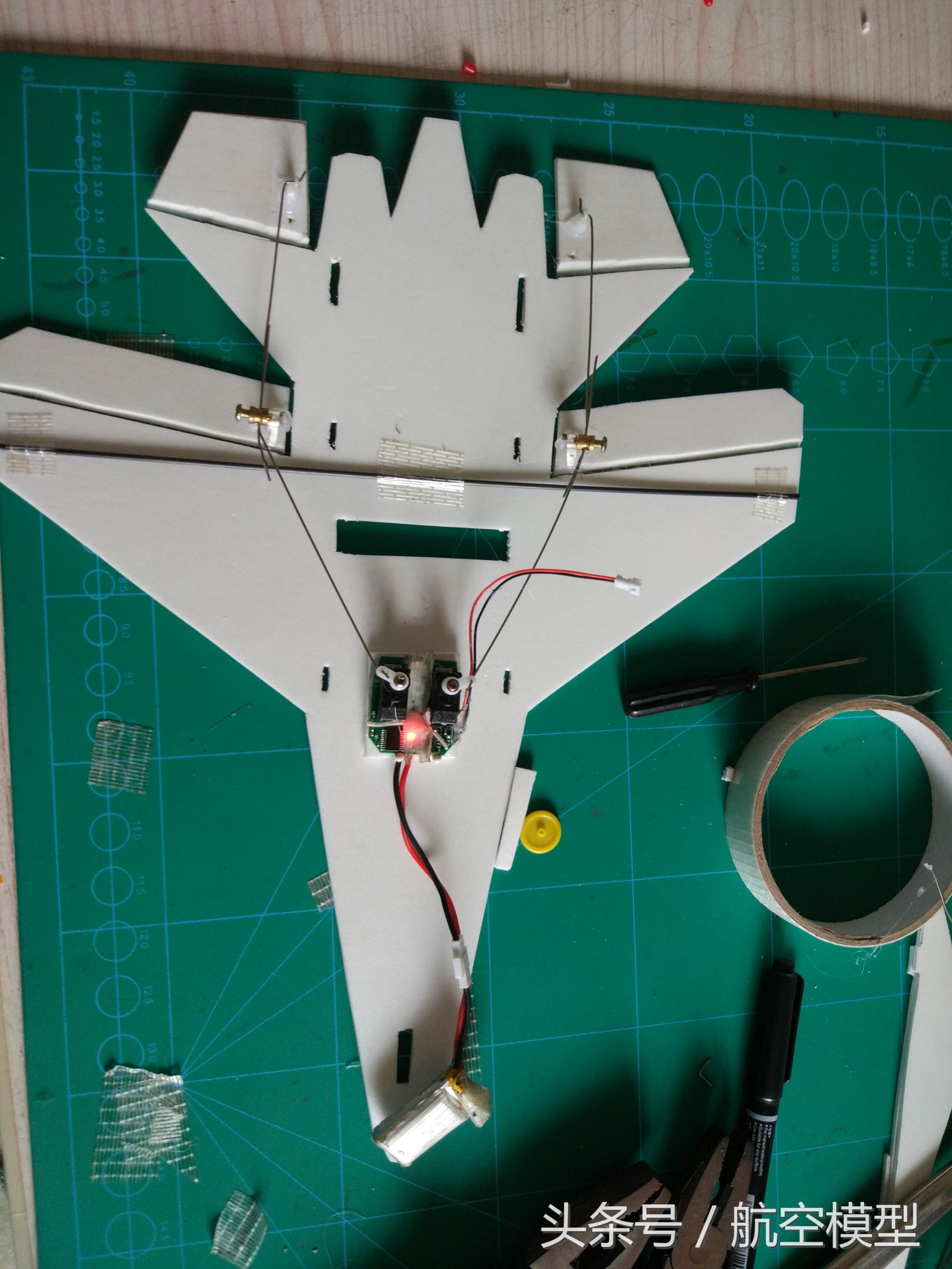 怎么组装遥控小飞机,自制遥控小飞机的教程