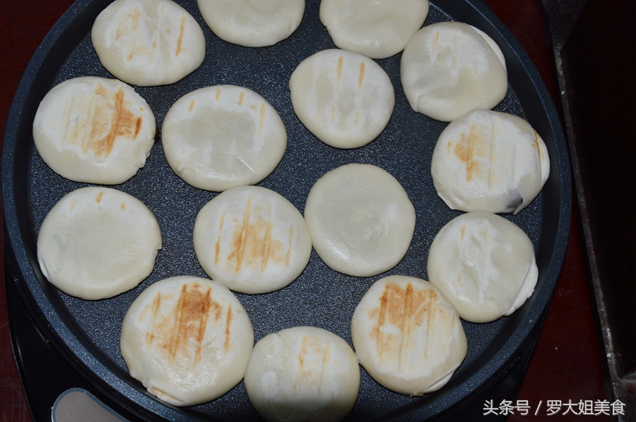 在家也能做出酥得掉渣的鲜花饼,玫瑰鲜花饼白玉酥皮