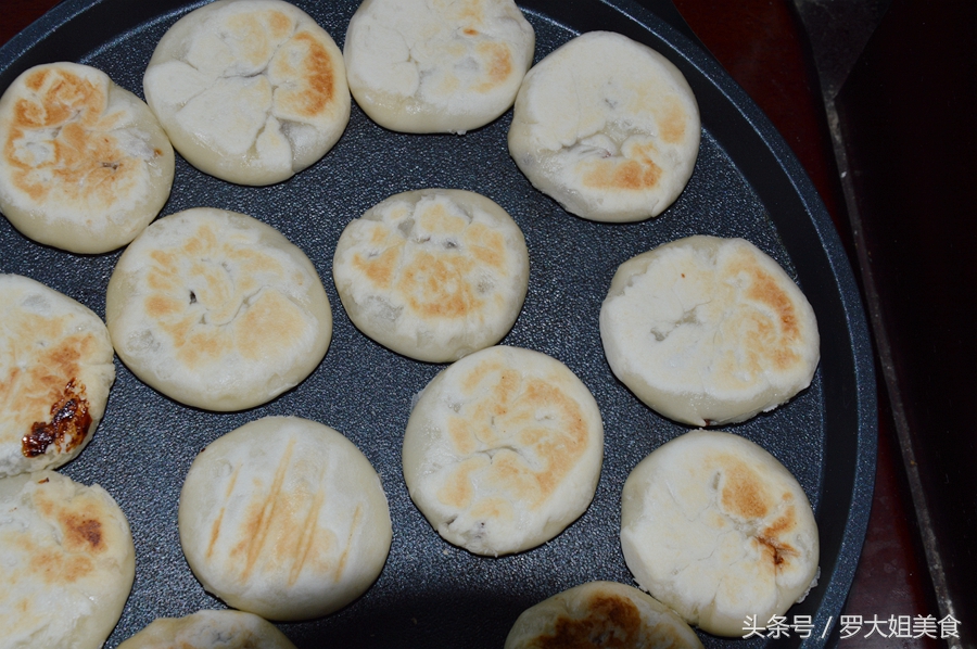 在家也能做出酥得掉渣的鲜花饼,玫瑰鲜花饼白玉酥皮