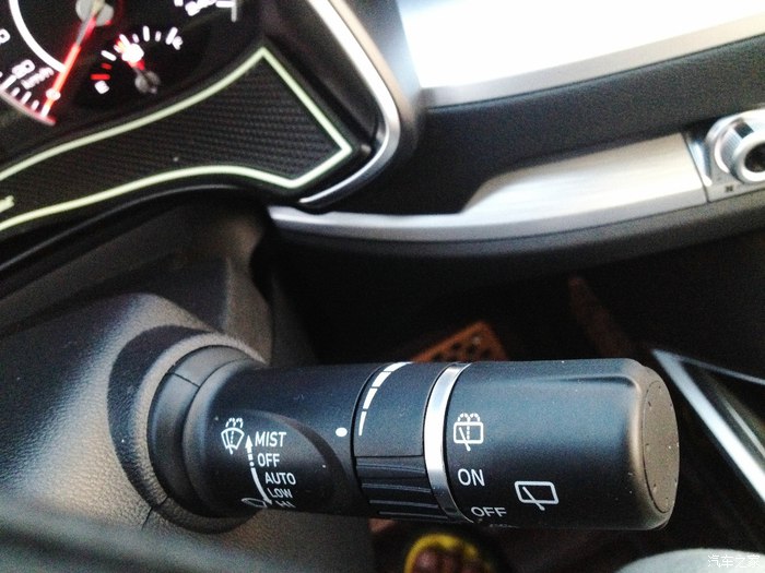 哈弗h6后备箱怎么从内部打开图解,2015款哈弗h6引擎盖怎么打开