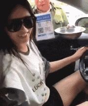 初春时节，西伯利亚寒气袭人，a国间谍史密夫执行任务时，失手被擒，其后被关在高原上的木屋内