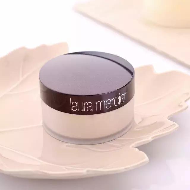 脸上油光满面用蜜粉吗,为什么用蜜粉还是满面油光