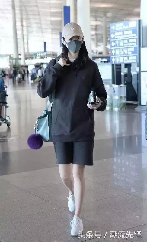 杨幂2021年春款小白鞋,杨幂一双最爱穿的国产鞋