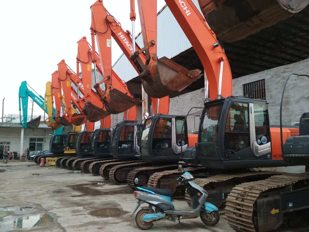 四川二手现代挖掘机报价,成都二手挖掘机推荐哪款好