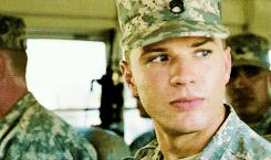 英姿飒爽，那些穿军装迷死人的男神们