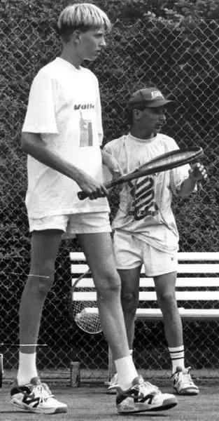 篮球之外NBA球星还擅长啥运动?詹姆斯一只脚踏进NFL!邓肯最全能