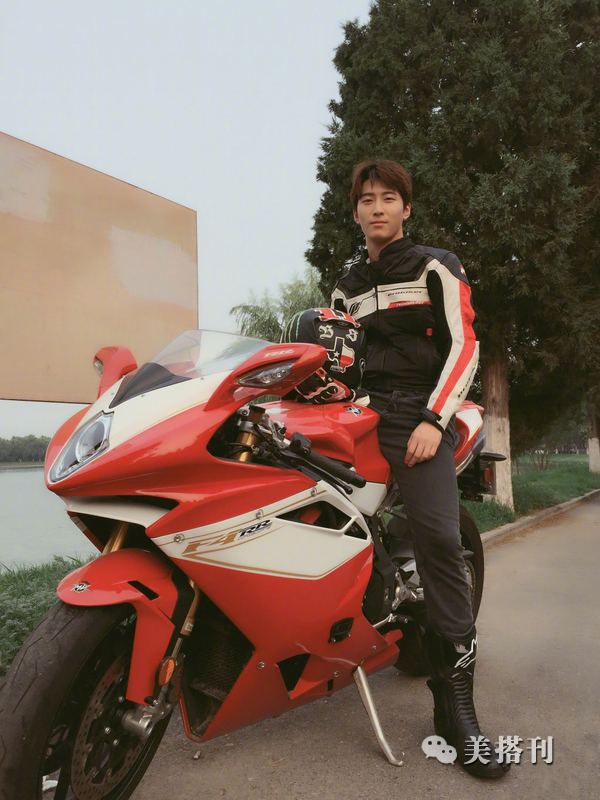 窦骁的白牙,窦骁有一口大白牙