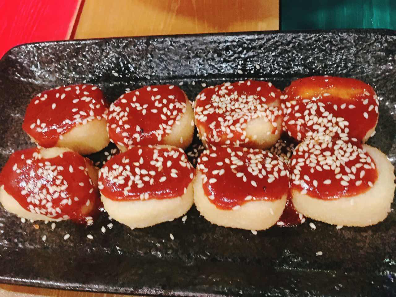 脚步丈量风情，在北京胡同里遇见嘻嘻辣串儿啤—嘻嘻辣东直门店记