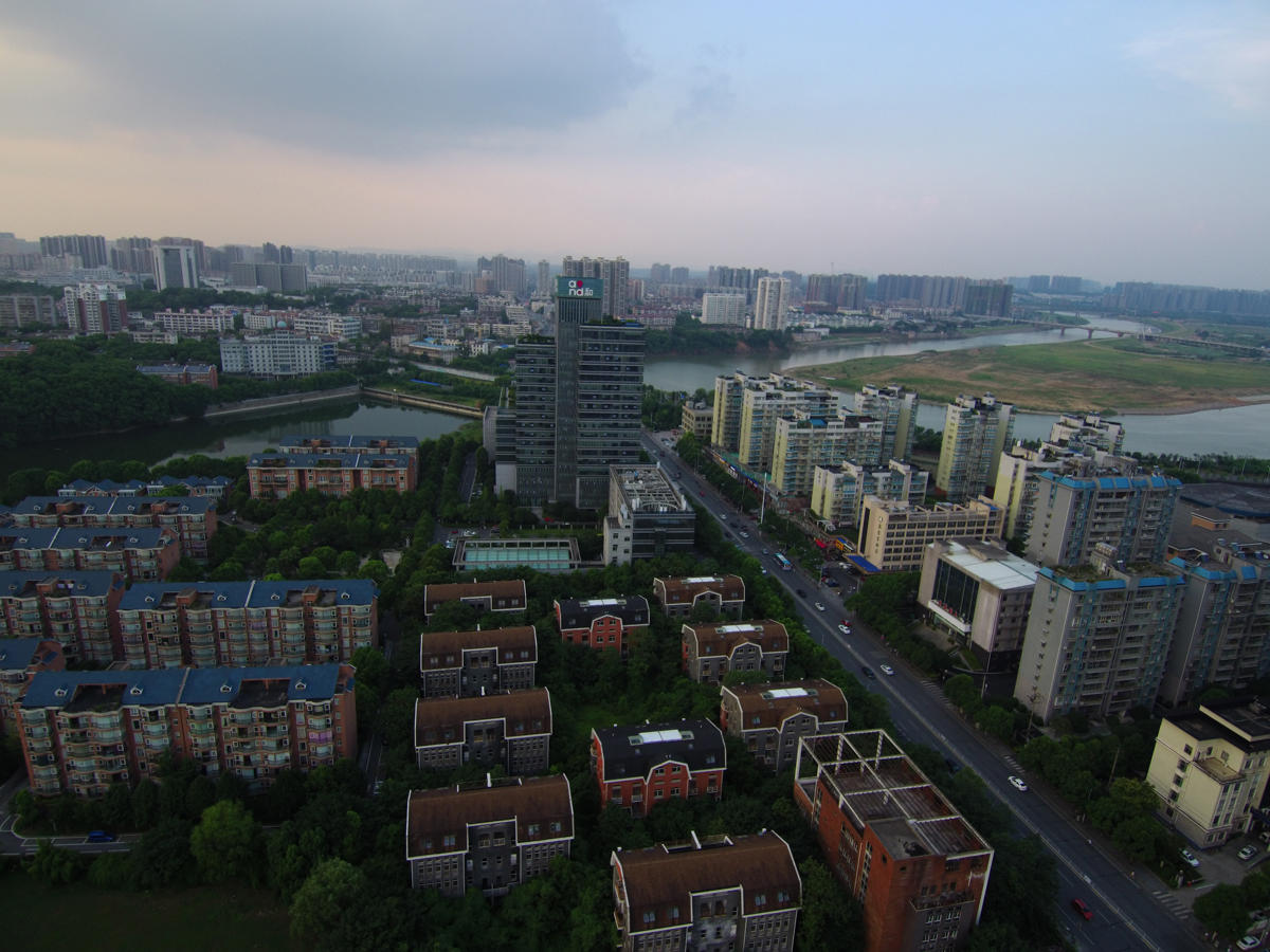 对标大疆m30t的无人机,小米无人机和大疆mini2