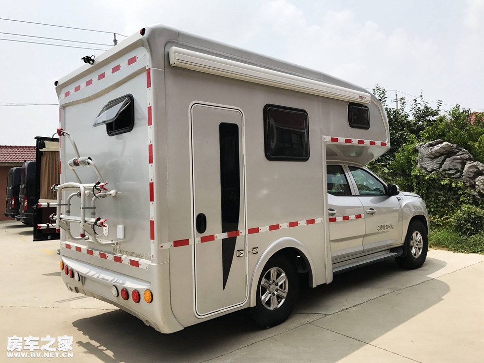 爱旅途大通t60四驱皮卡房车,新大通t60皮卡房车
