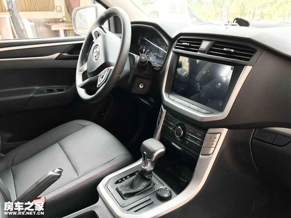 爱旅途大通t60四驱皮卡房车,新大通t60皮卡房车