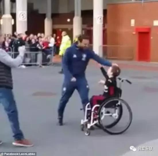 曼联新队魂主动拥抱穆帅,曼联穆帅夏训