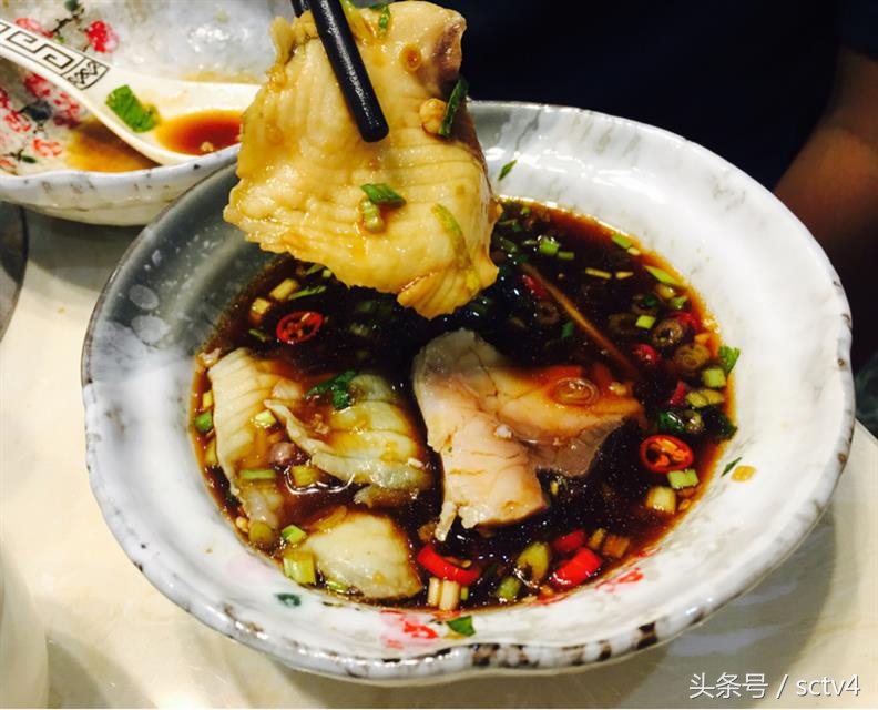 优质鲟鱼放下身段人均百元一鱼六吃