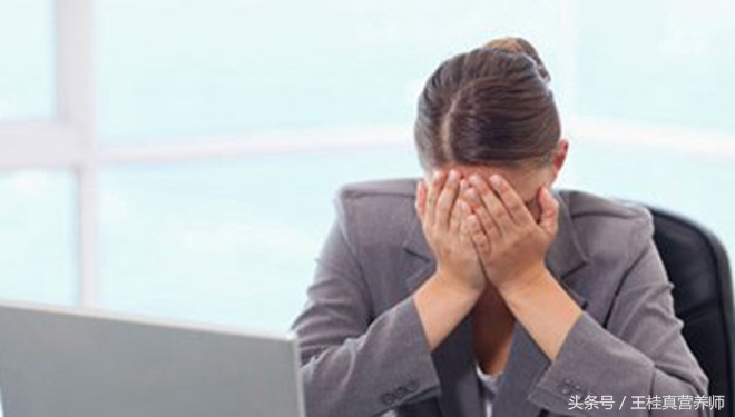 晚上洗头发容易引起偏头痛吗,晚上洗头发着凉头痛咋办