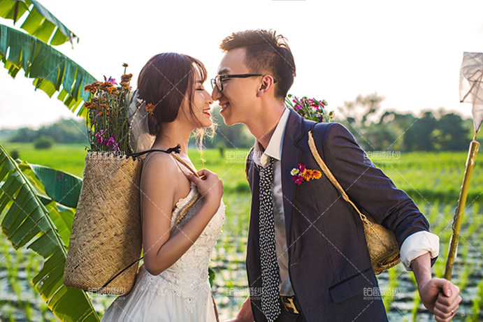 拍婚纱照的十种姿势,拍婚纱照唯美姿势的摆法