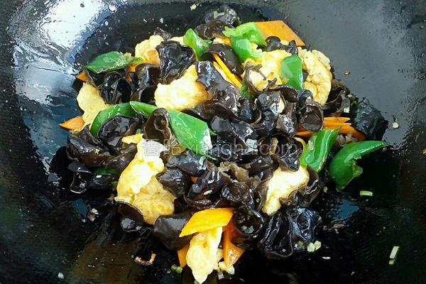 木耳怎样做才不会中毒,木耳怎么做都好吃