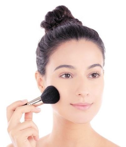 散粉怎么用最正确化妆教程,化妆散粉的正确使用方法