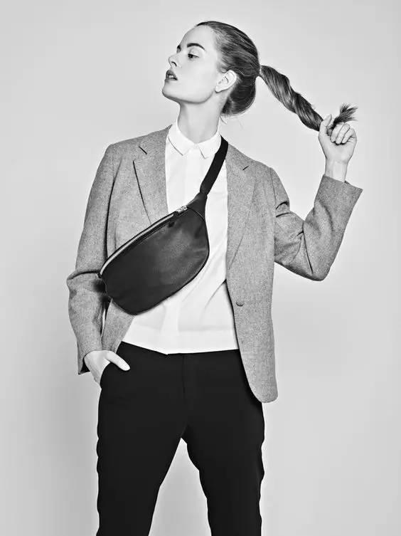 你花1000块买的包，背上却像卖菜的