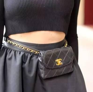 你花1000块买的包，背上却像卖菜的