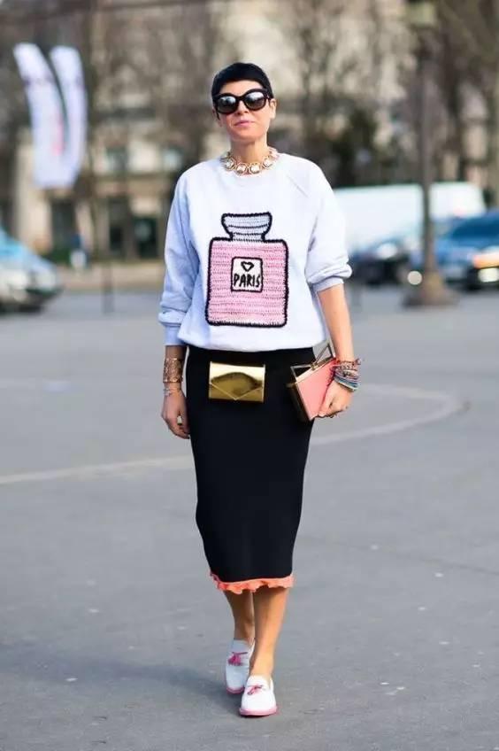 你花1000块买的包，背上却像卖菜的