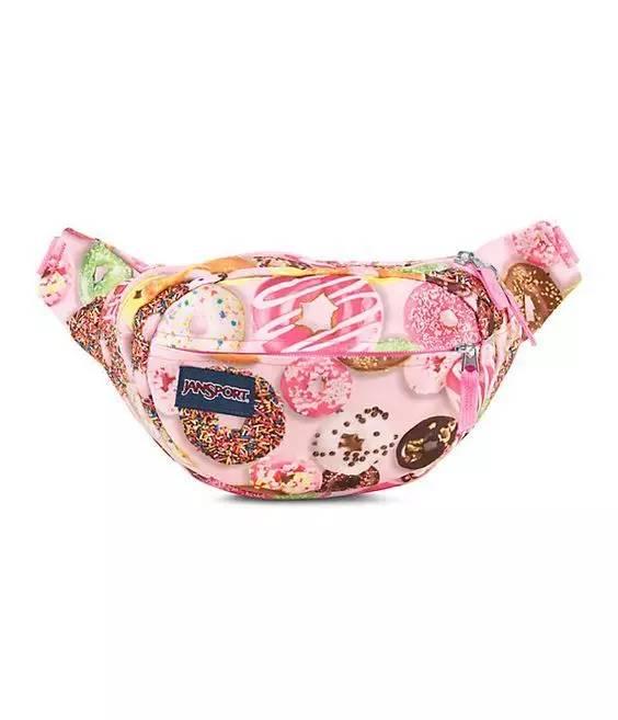 你花1000块买的包，背上却像卖菜的