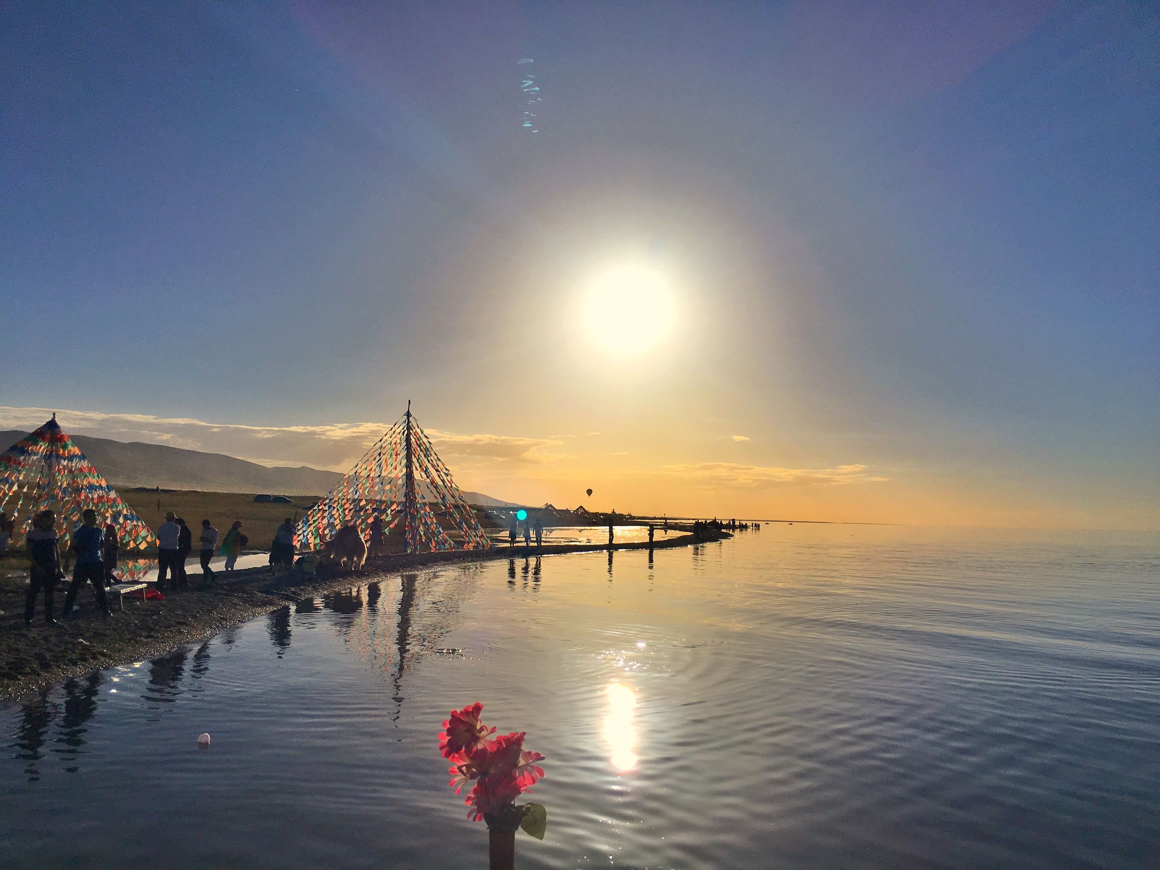 深邃的蓝，梦幻的蓝，是我的青海我的湖