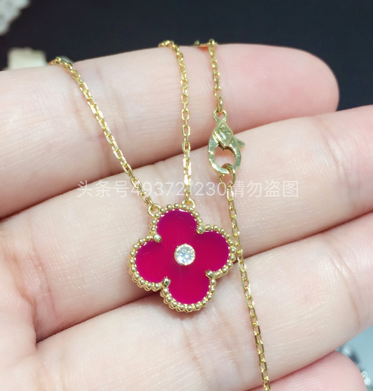 四叶草项链梵克雅宝红色颜色区别,梵克雅宝四叶草项链买什么颜色好