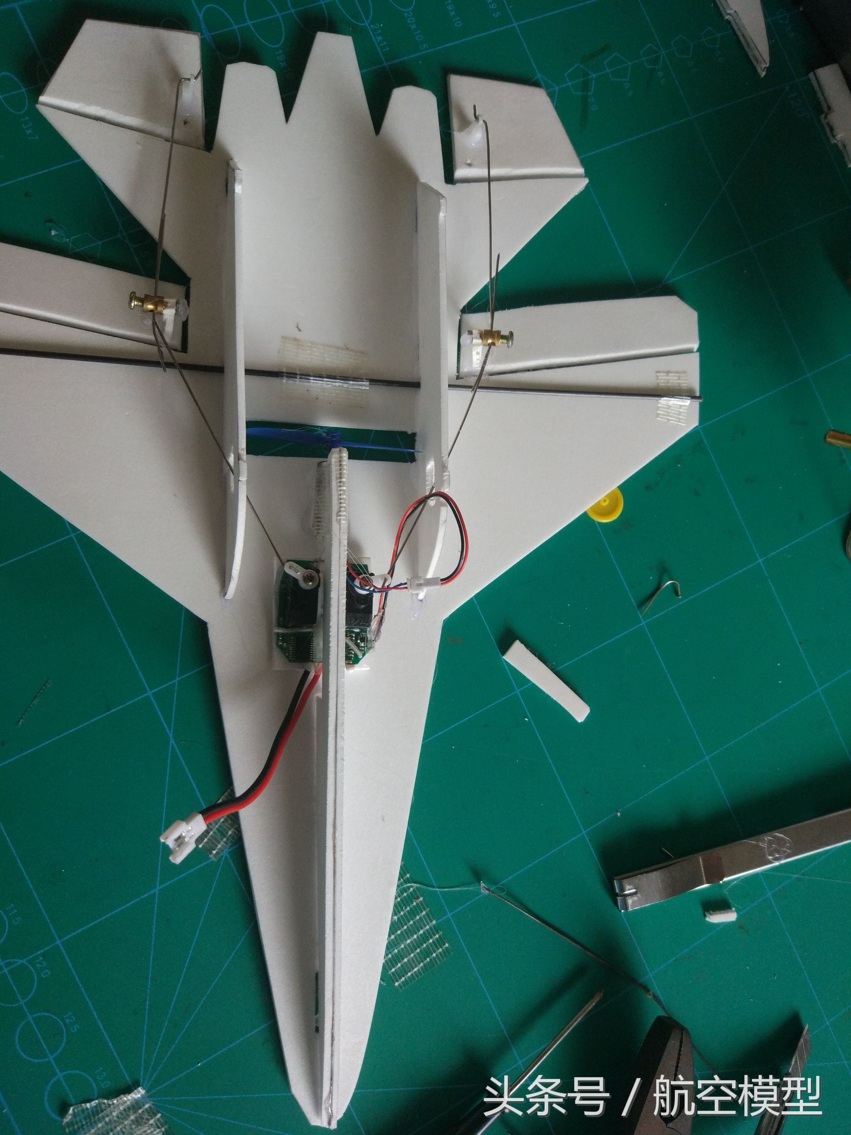 怎么组装遥控小飞机,自制遥控小飞机的教程