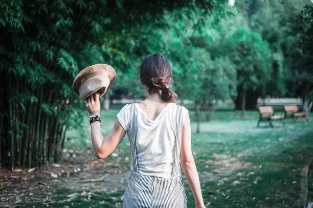 年轻女孩牛皮癣的患者自述,牛皮癣女孩24年后心声